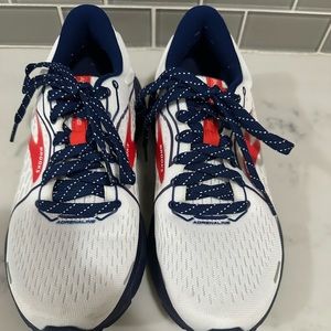 Limited edition Brooks USA sneaker size 7